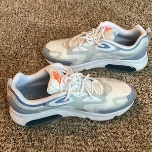 Nike men’s tennis shoes